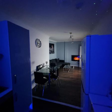 Beautiful Modern Apartment On Wick Lane ลอนดอน ภายนอก รูปภาพ