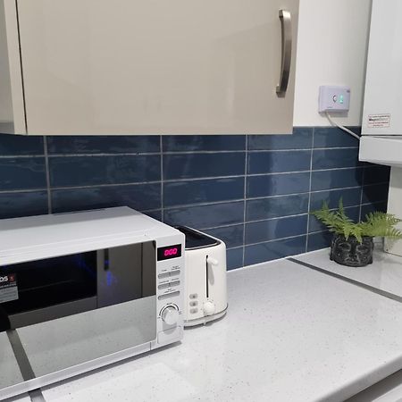 Beautiful Modern Apartment On Wick Lane ลอนดอน ภายนอก รูปภาพ