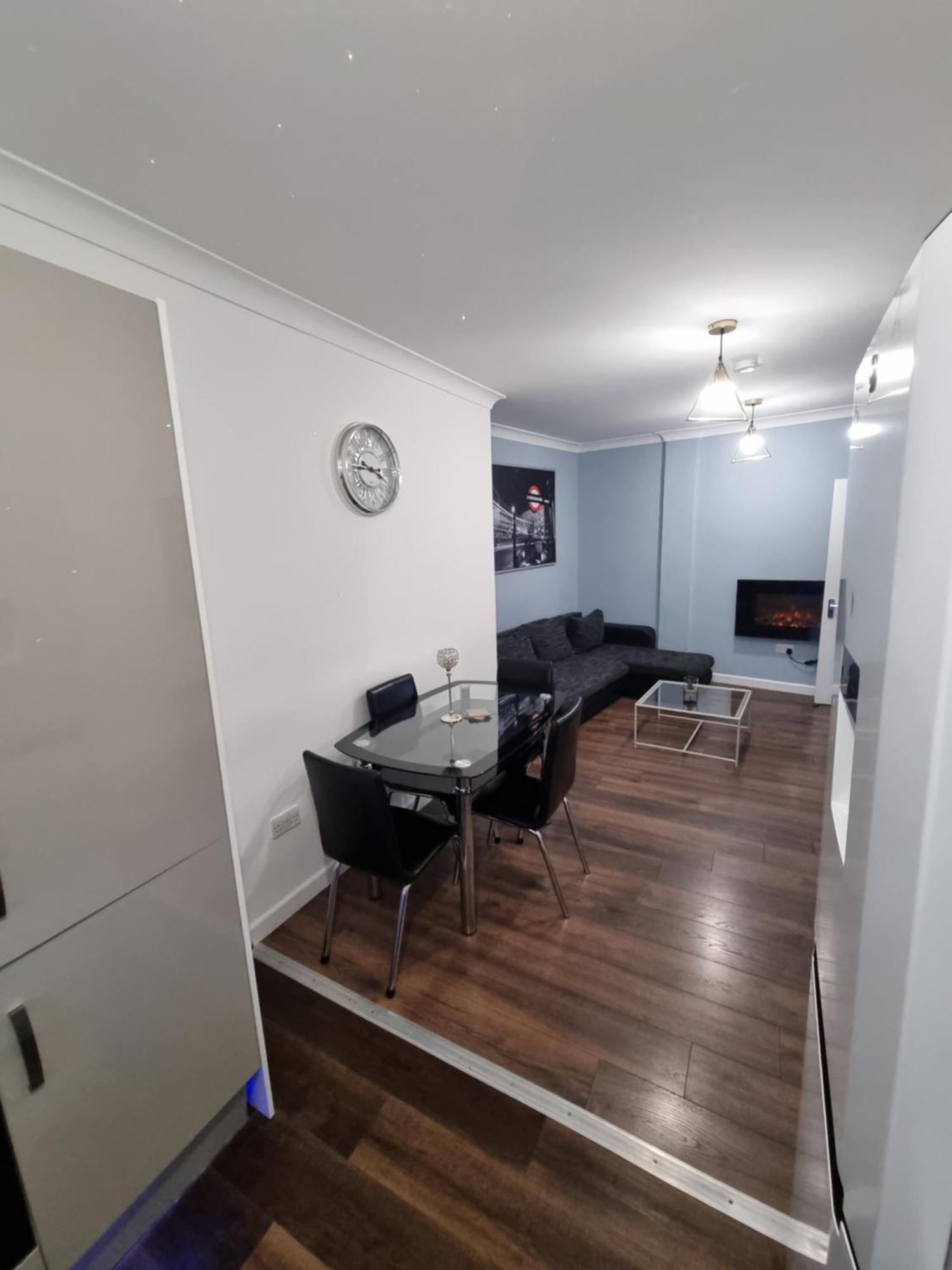 Beautiful Modern Apartment On Wick Lane ลอนดอน ภายนอก รูปภาพ